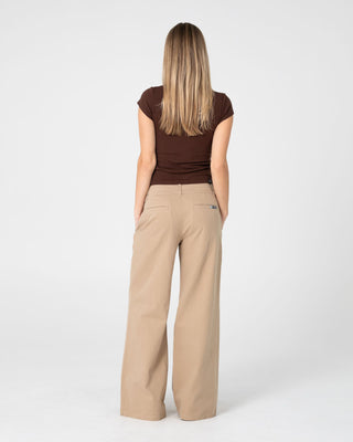 Woman wearing Beverley Low Rise Pant in Abbey Stone
