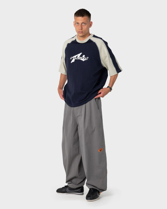 man-wearing-bullistic-elastic-pant-in-steel