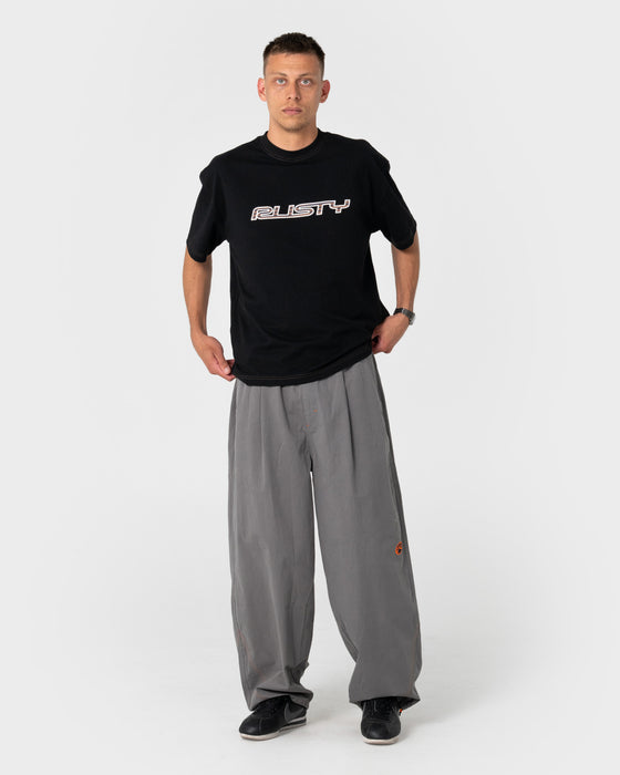 man-wearing-bullistic-elastic-pant-in-steel