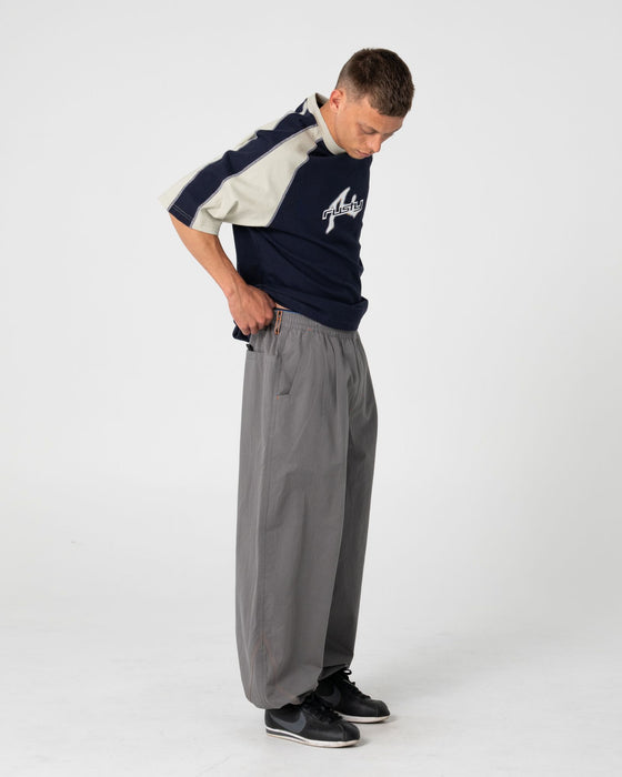 man-wearing-bullistic-elastic-pant-in-steel