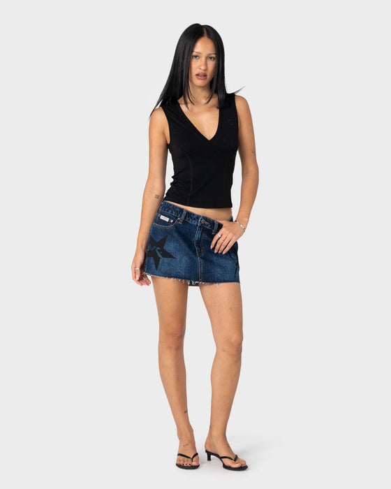 woman-wearing-vixen-vee-neck-jersey-tank-in-black