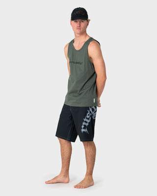 man-wearing-fragment-tank-in-shadow-army