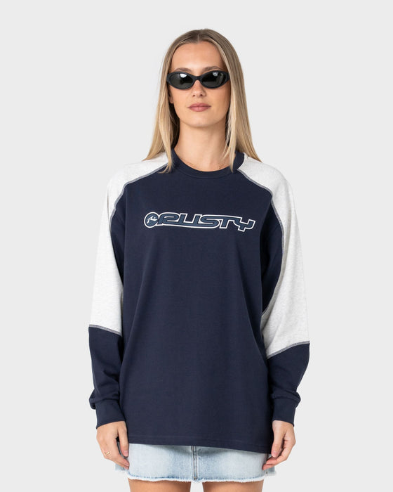 woman-wearing-timmy-target-contrast-l-s-tee-in-navy-blue