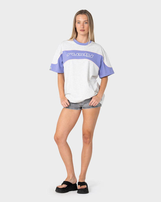 woman-wearing-kinetic-oversize-tee-in-grey-marle-mulberry-purple