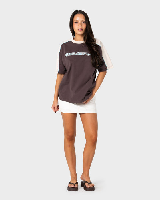 woman-wearing-timmy-target-220-oversize-tee-in-java-cream