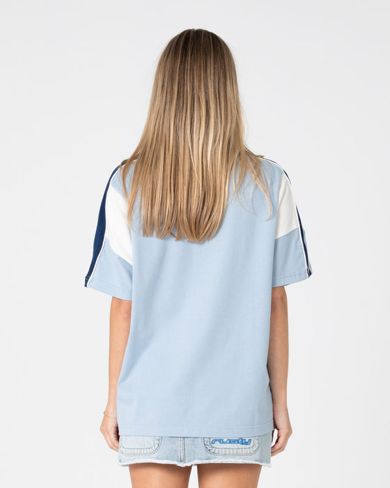 woman-wearing-new-break-220-oversize-tee-in-sea-blue