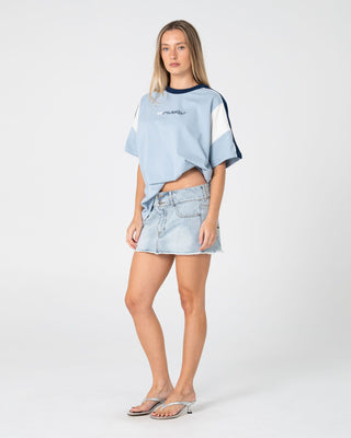 Woman wearing New Break 220 Oversize Tee in Sea Blue