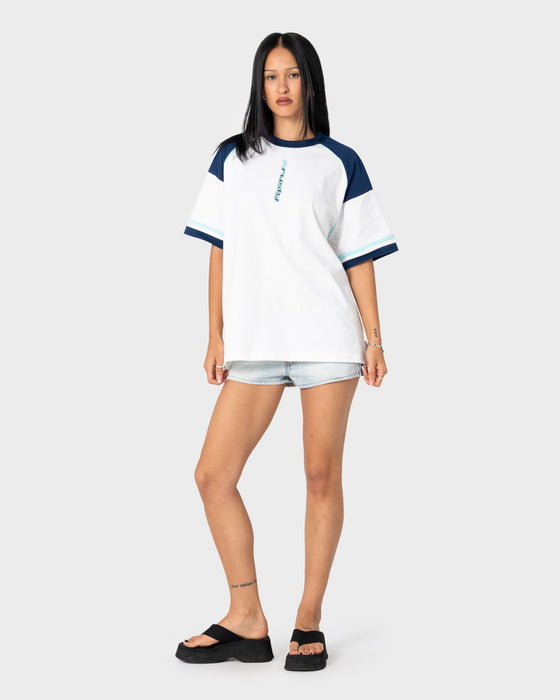 woman-wearing-cruz-220-oversize-tee-in-white-blue