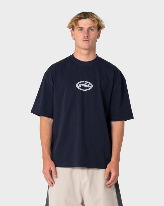 man-wearing-turbo-short-sleeve-tee-in-navy-blue