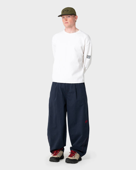 man-wearing-slack-jack-long-sleeve-heavy-tee-in-white