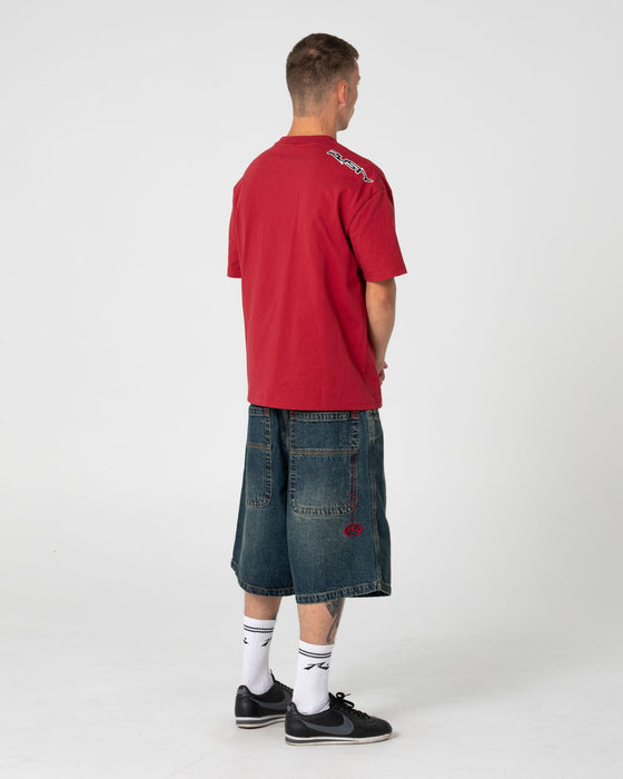 man-wearing-razor-short-sleeve-tee-in-vintage-red