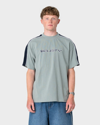 Man wearing Alonso 3.0 Short Sleeve Tee in Slate