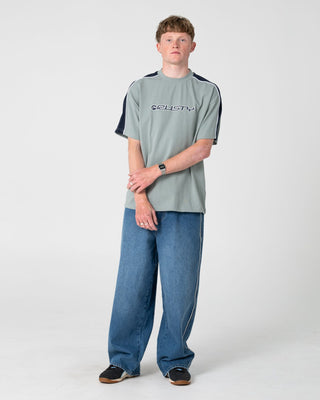 Man wearing Alonso 3.0 Short Sleeve Tee in Slate
