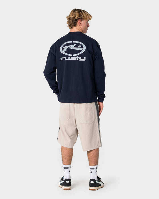 man-wearing-turbo-long-sleeve-tee-in-navy-blue
