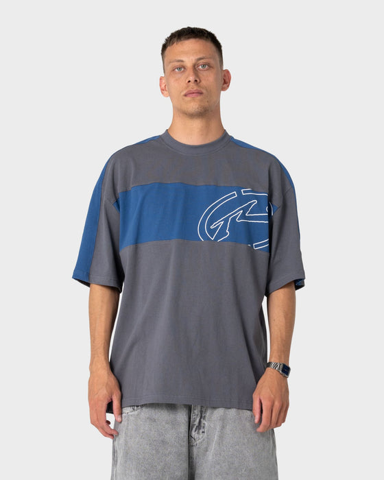 man-wearing-kill-switch-short-sleeve-tee-in-steel
