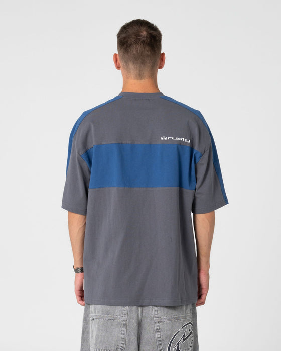 man-wearing-kill-switch-short-sleeve-tee-in-steel