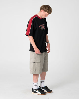 Man wearing Scream Short Sleeve Tee in Black 2