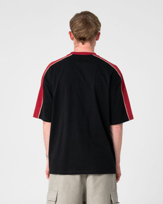 Man wearing Scream Short Sleeve Tee in Black 2