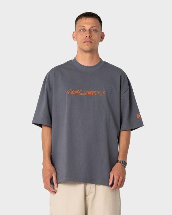 man-wearing-outliner-short-sleeve-tee-in-steel