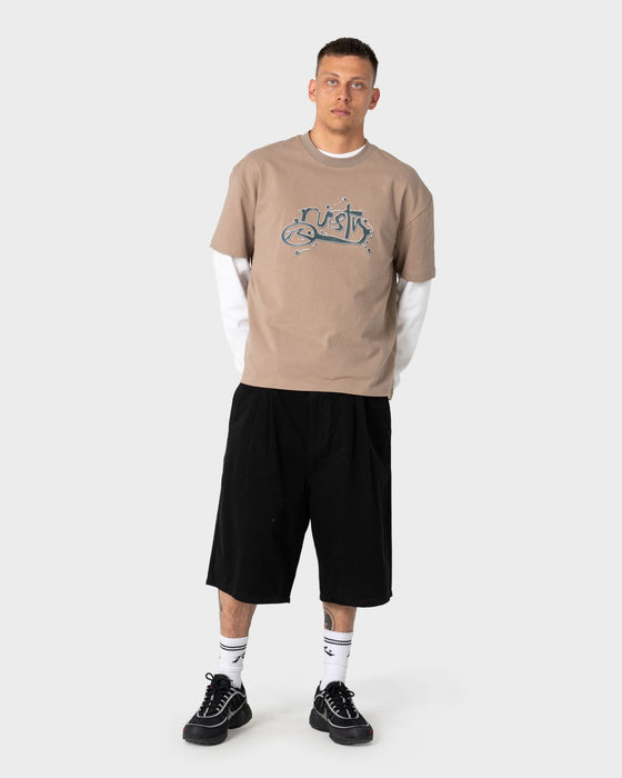 man-wearing-spray-n-pray-short-sleeve-tee-in-mushroom