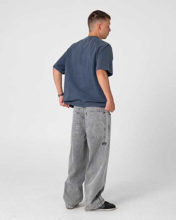 man-wearing-trawla-short-sleeve-tee-in-atlantic-blue