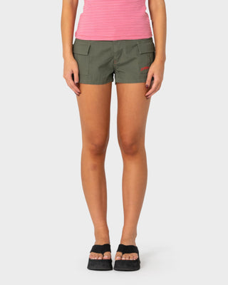 Woman wearing Tempo Low Rise Ripstop Cargo Short in Shadow Army