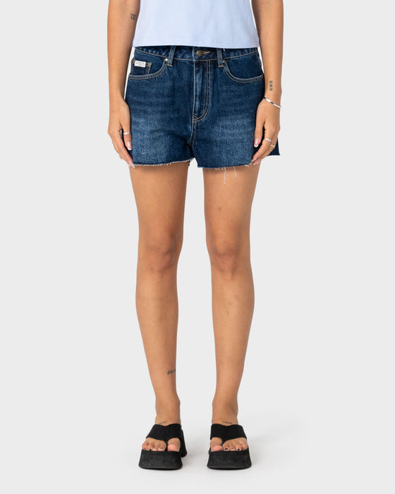 woman-wearing-penny-kick-flare-denim-short-2-0-in-walk-of-shame