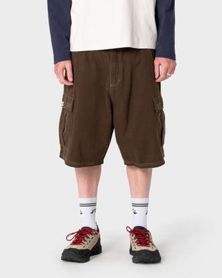 Man wearing Grizzly Baggy Cargo Short in Pinecone