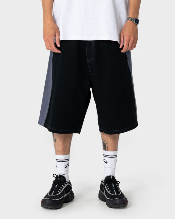 man-wearing-lock-em-short-in-black