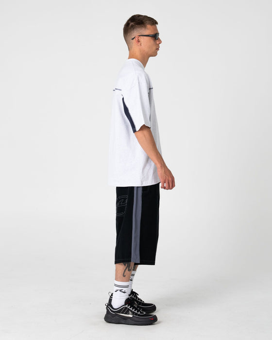 man-wearing-lock-em-short-in-black