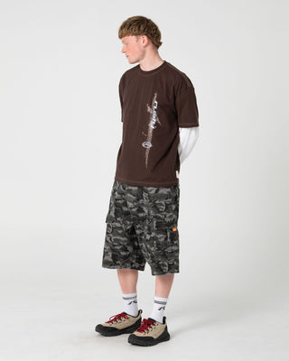 Man wearing Bushranger Cargo Short in Camo