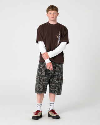 Man wearing Bushranger Cargo Short in Camo