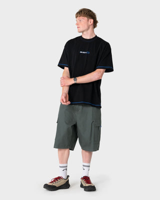 man-wearing-bushranger-cargo-short-in-steel