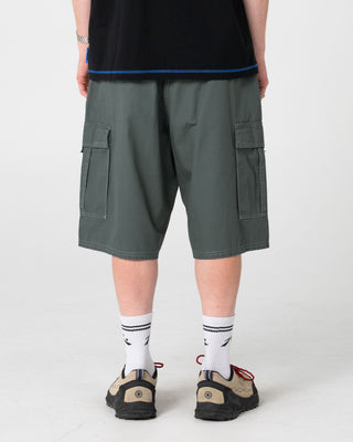 Man wearing Bushranger Cargo Short in Steel