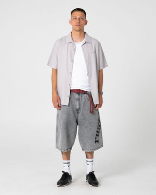 Man wearing Tweaking Baggy Jort in London Summer