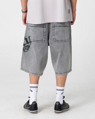 Man wearing Tweaking Baggy Jort in London Summer