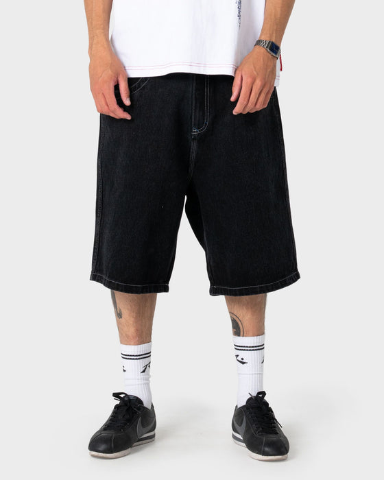 man-wearing-turbo-2-0-baggy-jort-in-black-out-blue