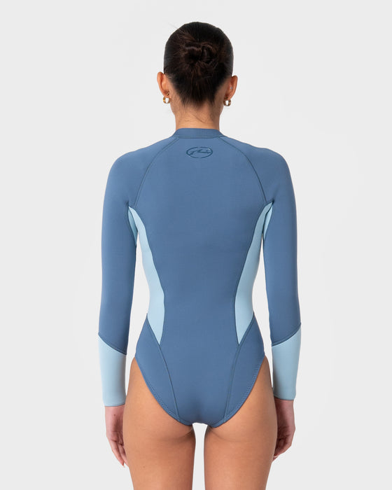 women-wearing-somersault-2mm-long-sleeve-springsuit-wetsuit-in-crystal-blue