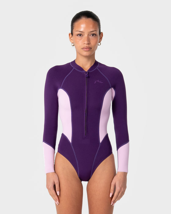 women-wearing-somersault-2mm-long-sleeve-springsuit-wetsuit-in-mulberry-wave