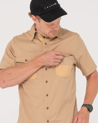 Man wearing Grindstones Short Sleeve Shirt in Khaki