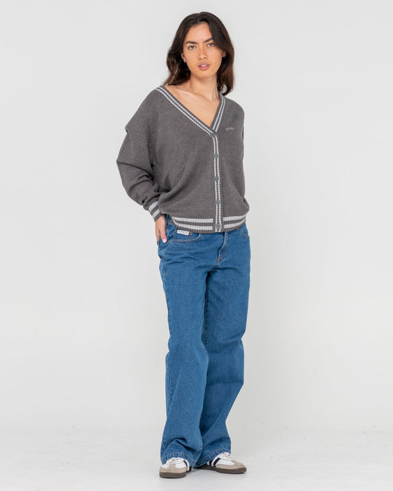 woman-wearing-cambridge-oversized-cardigan-in-coal-marle