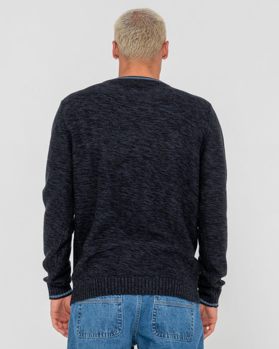 man-wearing-skyliner-tipped-crew-in-carbon