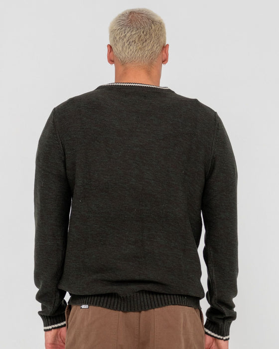 man-wearing-skyliner-tipped-crew-in-green-gables