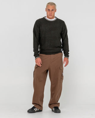 Man wearing Skyliner Tipped Crew in Green Gables