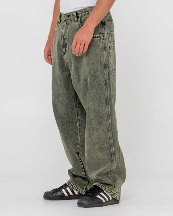 man-wearing-r-dot-baggy-jean-in-overdyed-green