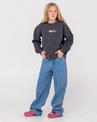 Girl wearing Wildflower Relaxed Crew Fleece Girls in Carbon
