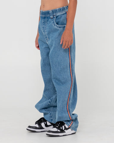 Boy wearing Flip Daddy 2.0 Jean Boys-middy Blue in Blue