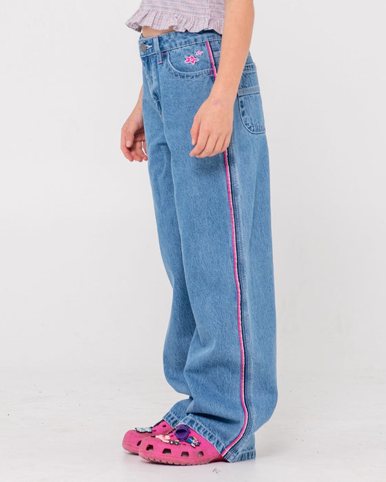 girl-wearing-flip-girl-low-rise-jean-in-middy-blue-pink