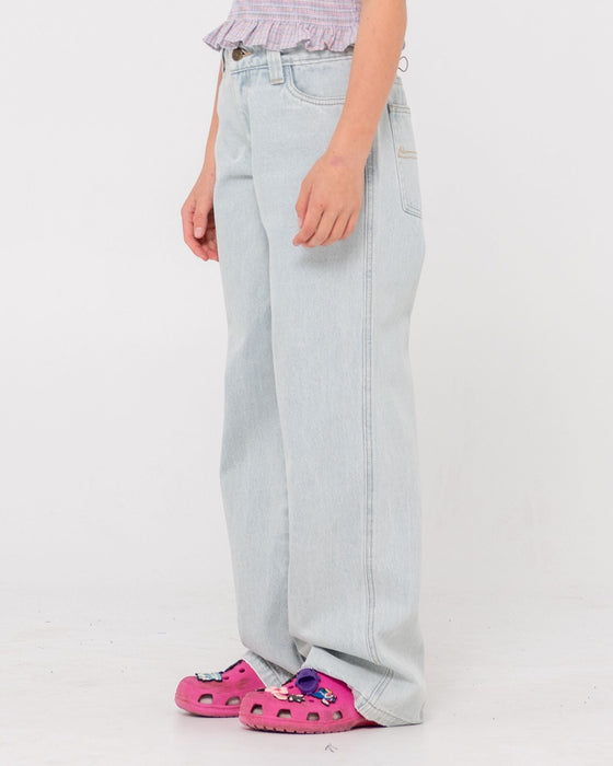 girl-wearing-lucy-loose-low-rise-jean-girls-in-sky-blue-heather