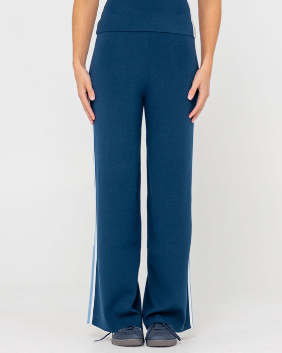 woman-wearing-amelia-stripe-wide-leg-pant-in-atlantic-blue